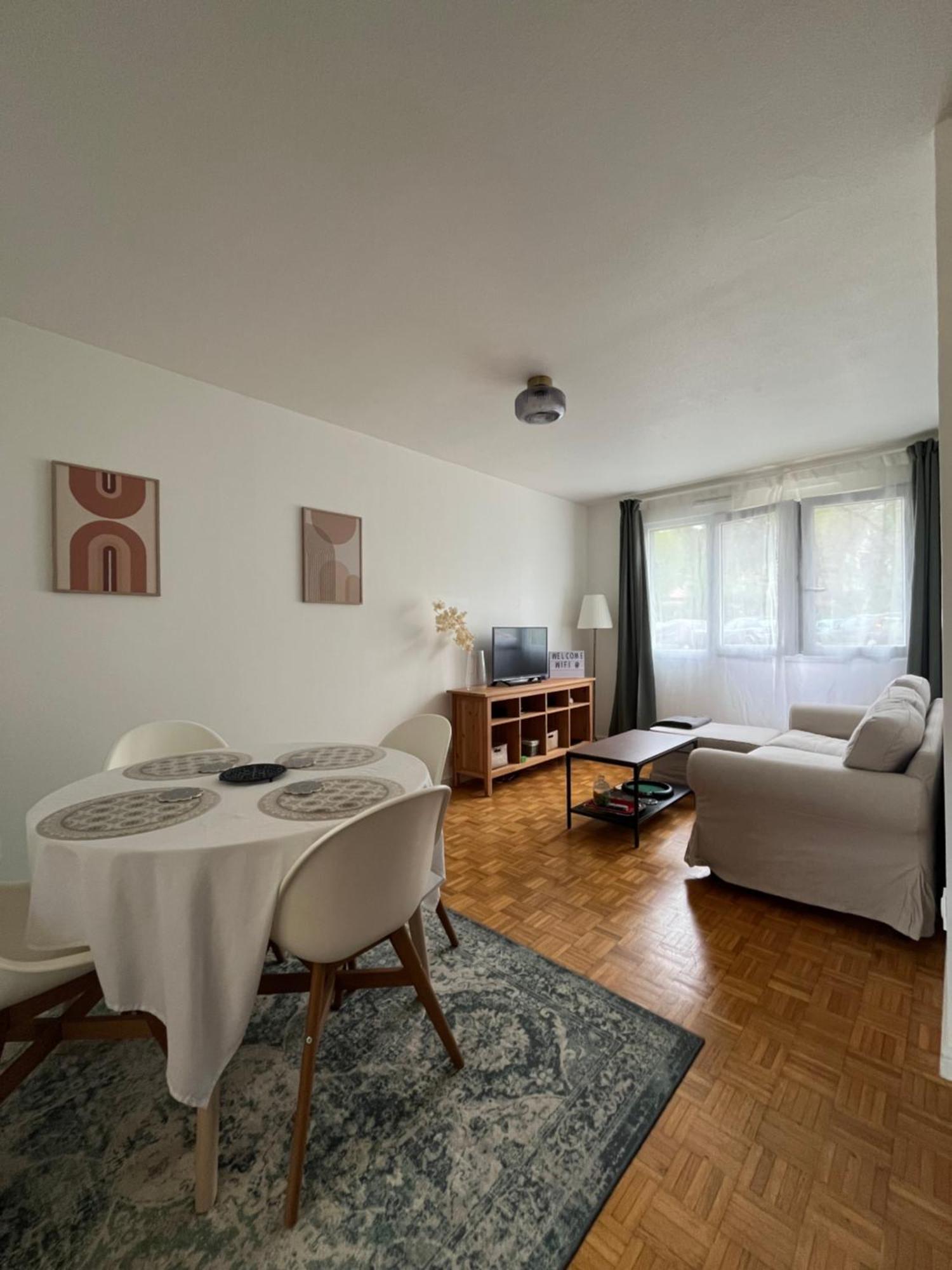 Appartement Cosy Et Confortable 생-제니-라발 외부 사진