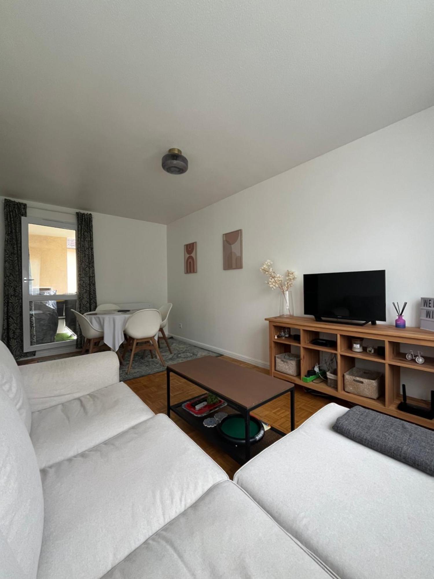 Appartement Cosy Et Confortable 생-제니-라발 외부 사진