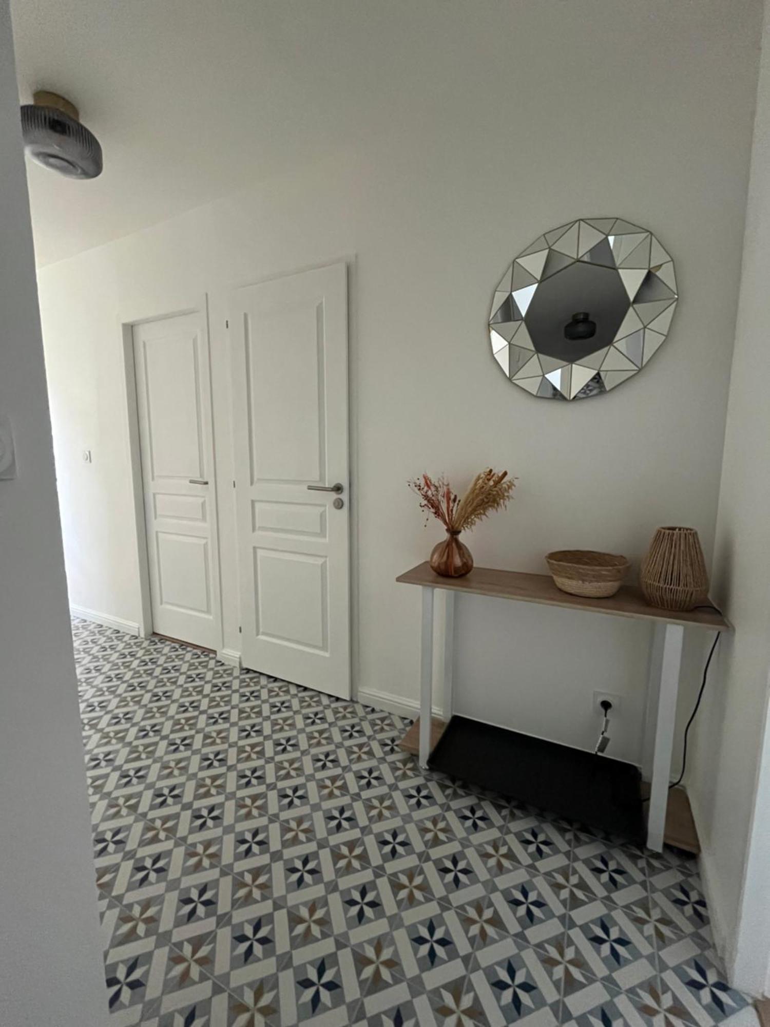 Appartement Cosy Et Confortable 생-제니-라발 외부 사진